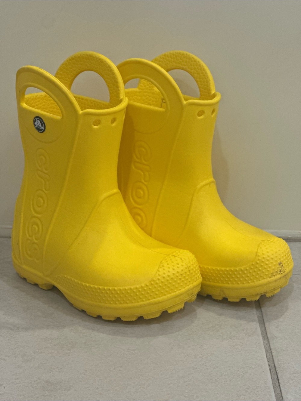 Yellow Crocs Kids C7 – Excellent Condition